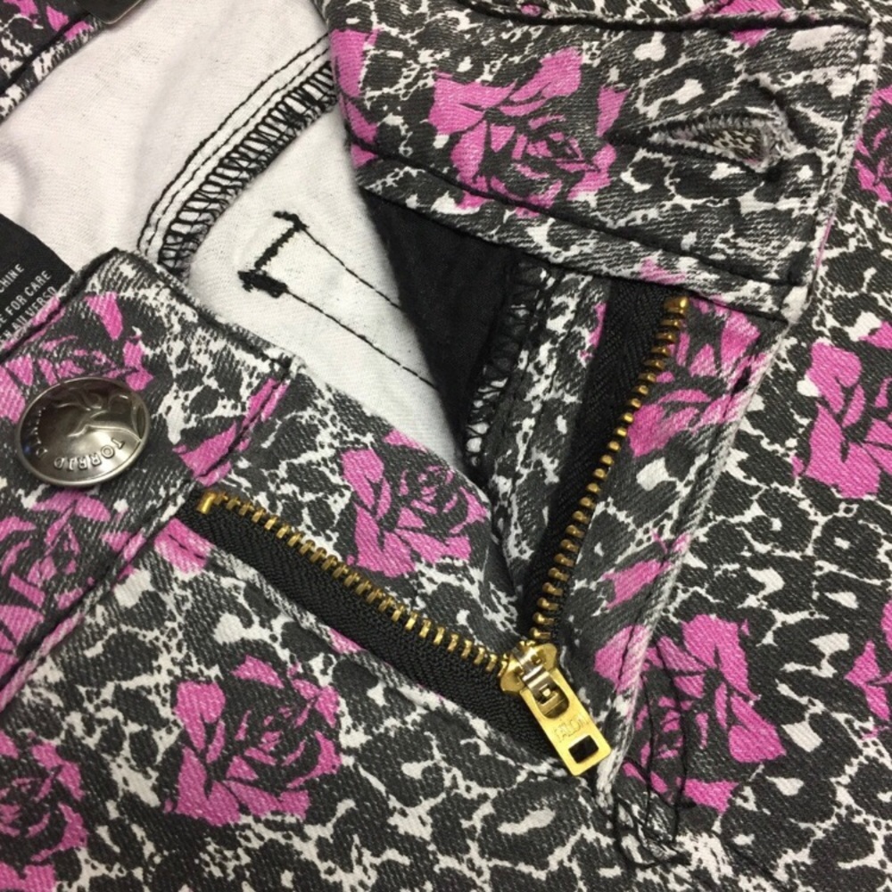 TORRID “Sophia” crop denim - Picture 3 of 5